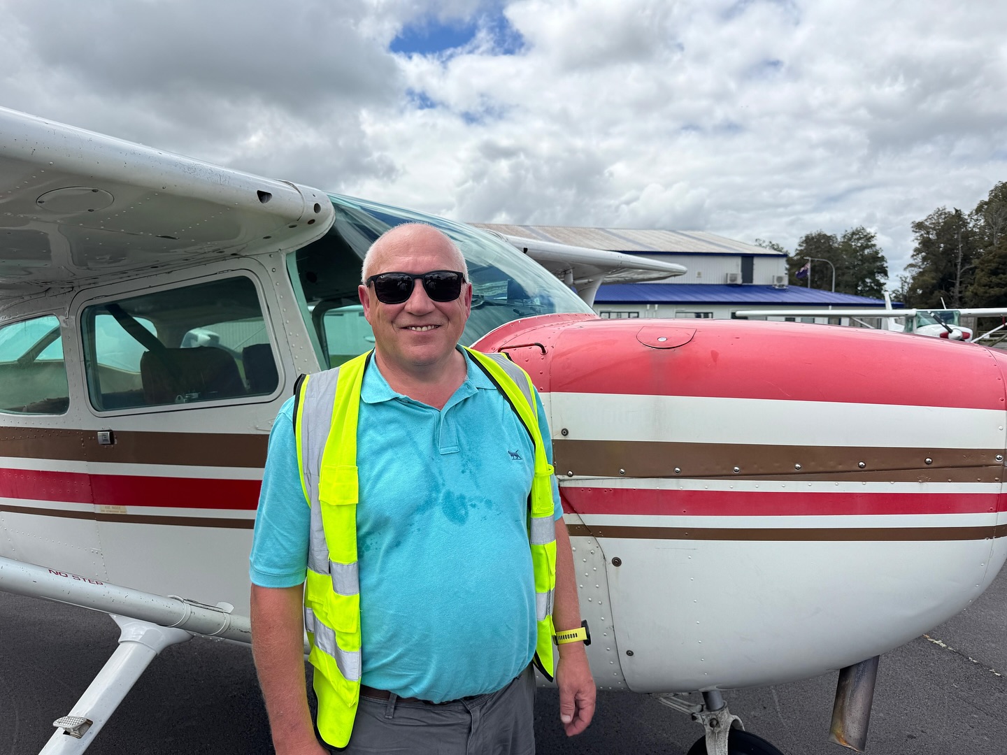 A big congratulations to Ian Garside for flying his first solo on a busy Sunday at Ardmore! An incredible milestone with many more to come. Keep up the great work, Ian - keep soaring to new heights! 🫡 👨✈️